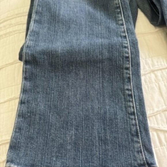 Guess Premium Low-Rise Medium Wash Boot Cut Jeans - Picture 13 of 16